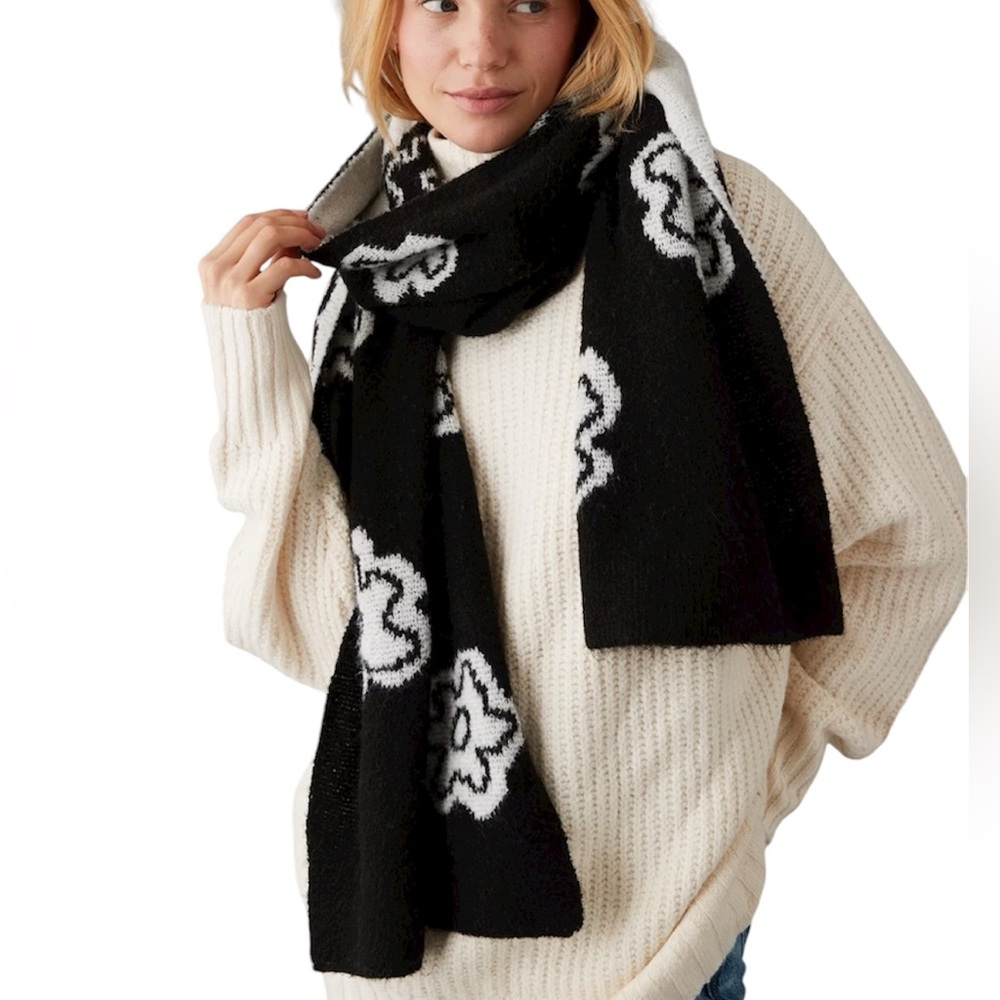 AE American Eagle Wool Blend Oversized Flower / Floral Scarf NWT - Picture 2 of 5